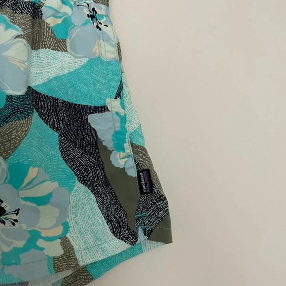 Patagonia Barely Baggies Shorts 2.5" Hibiscus Howling Turquoise Size Medium - Picture 6 of 6